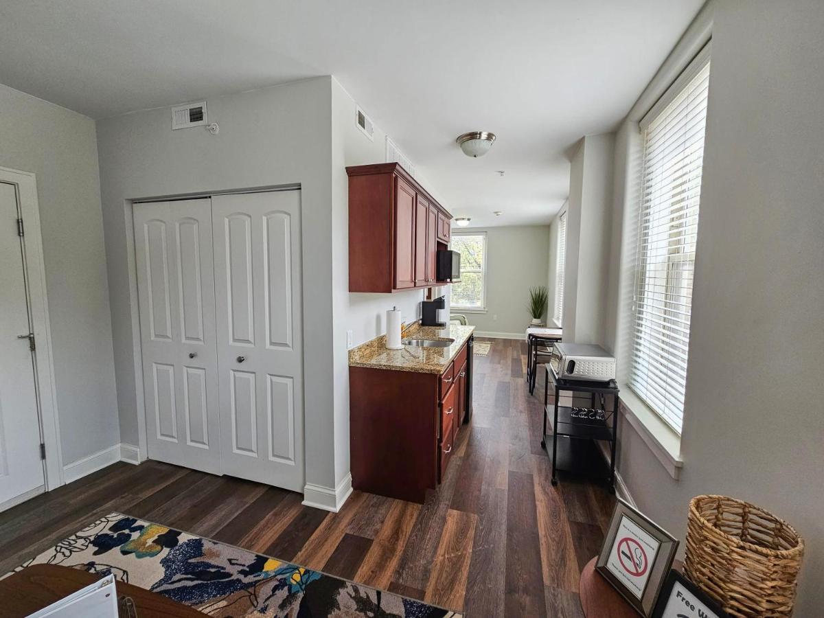 Gorgeous And Spacious Studio At The Historic Inman - 200 Champaign Exterior photo