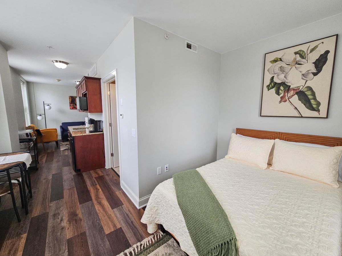 Gorgeous And Spacious Studio At The Historic Inman - 200 Champaign Exterior photo